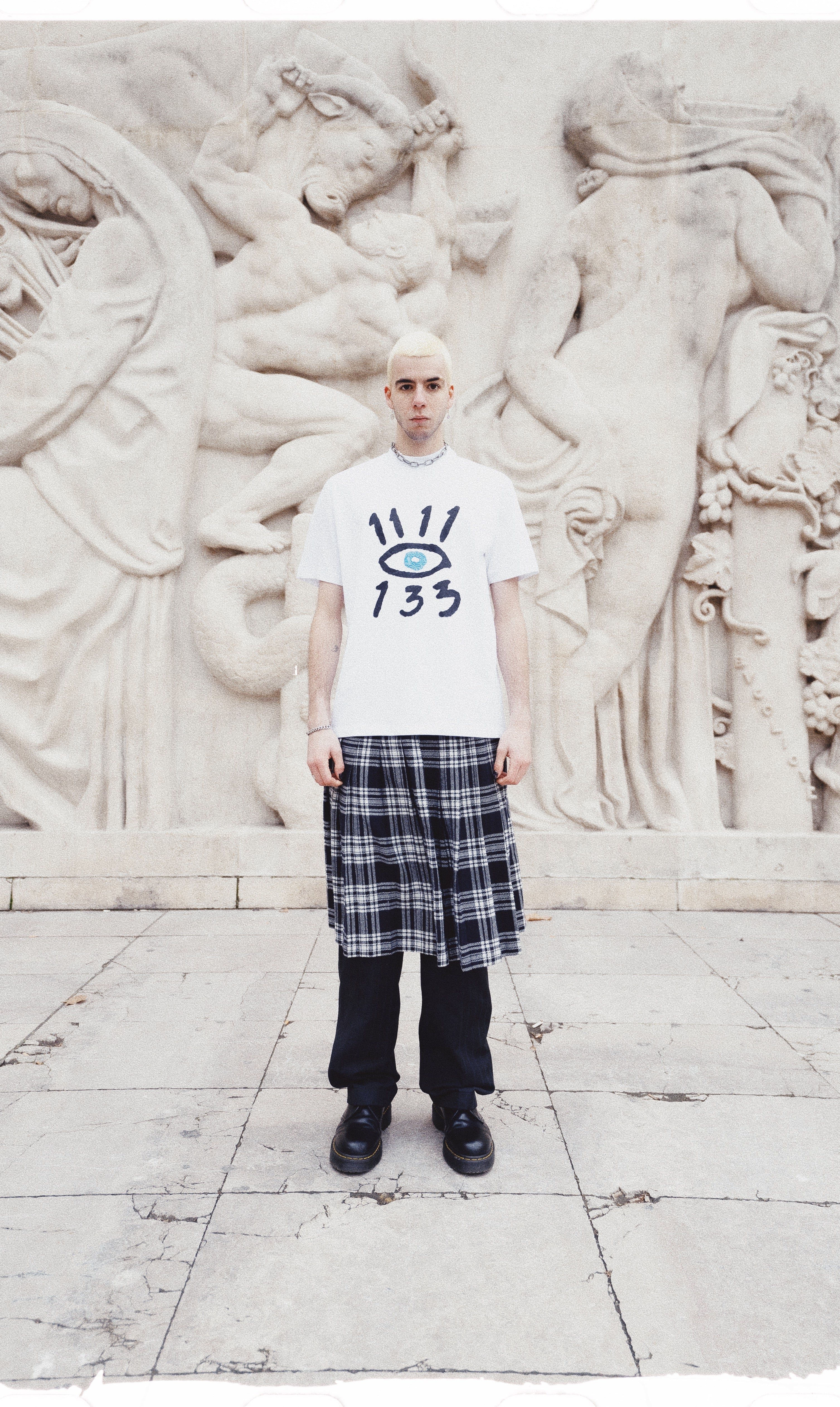 LES YEUX 111333 T-SHIRT