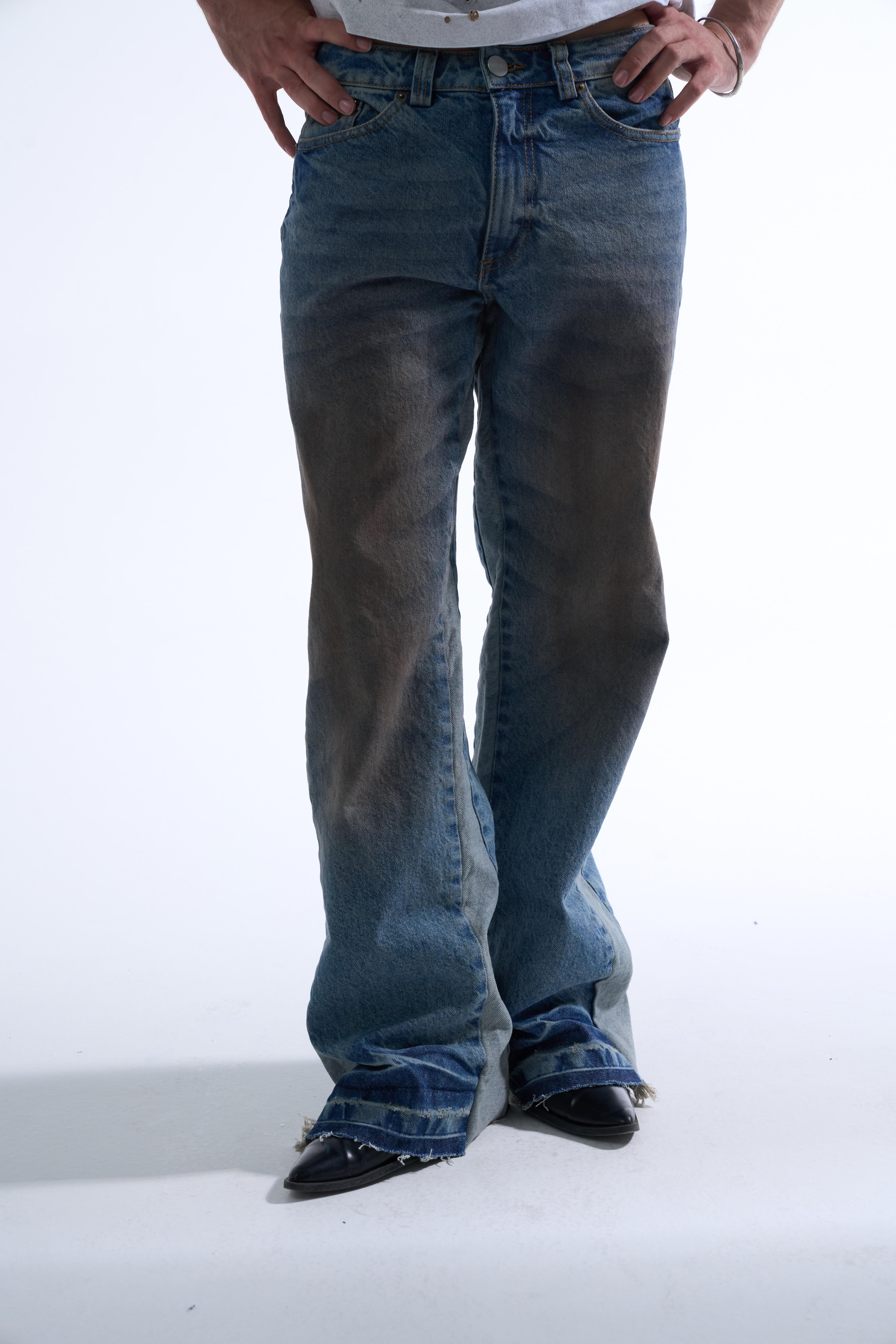DIRTY FLARED JEANS
