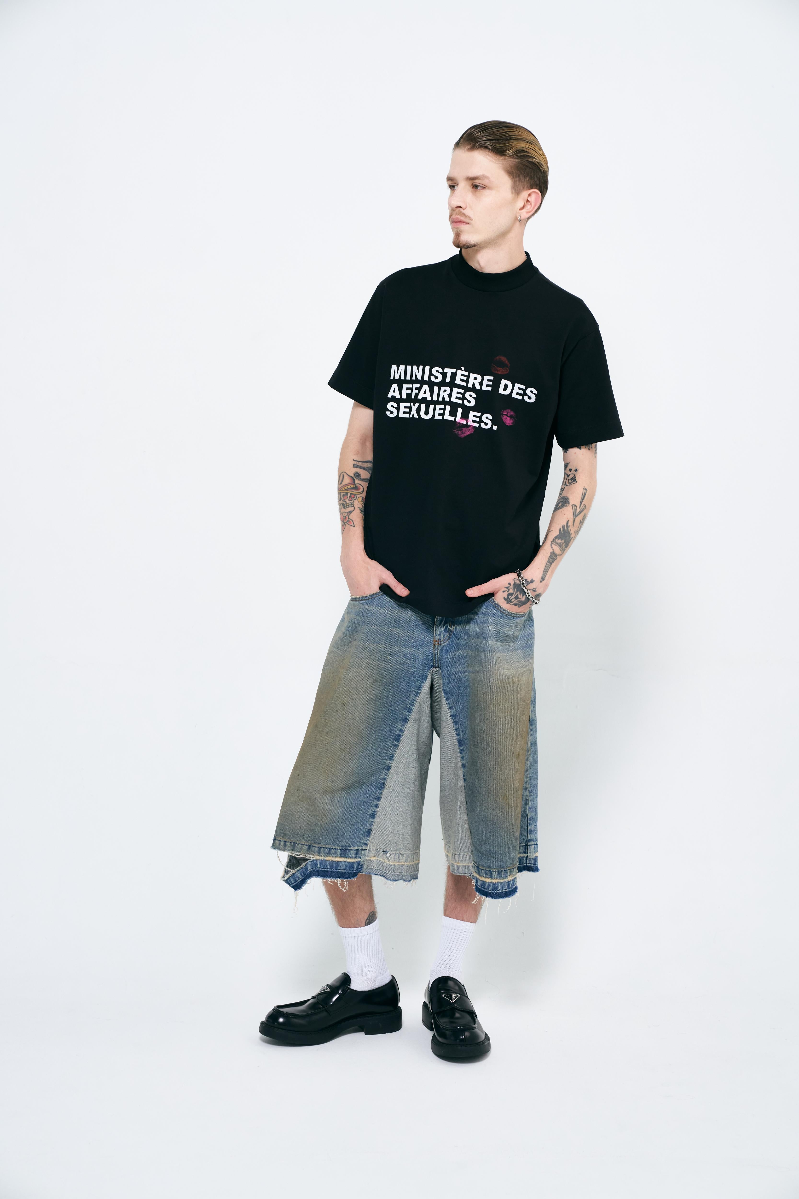 MINISTERE BLACK T-SHIRT