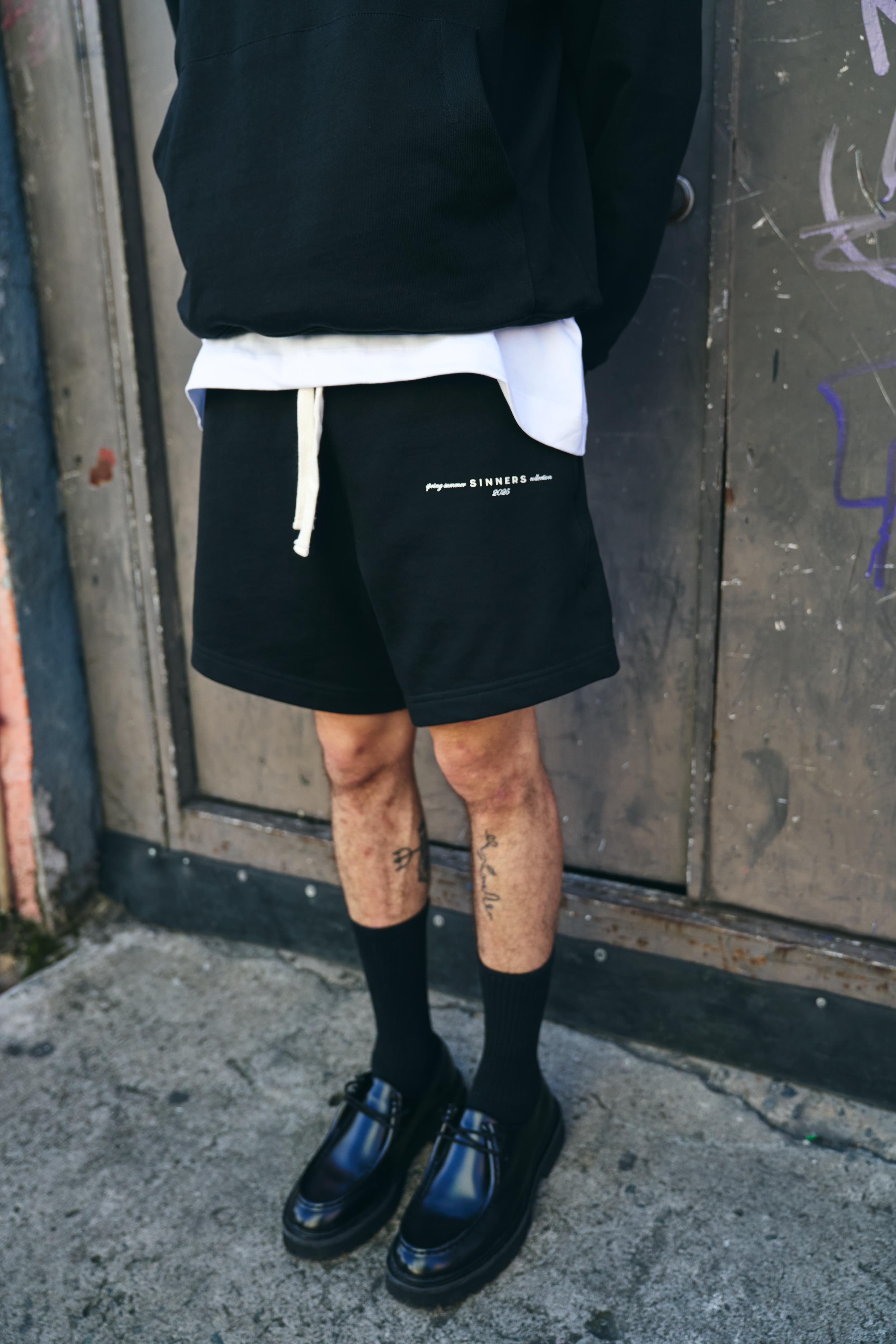 GARMENTS BLACK SHORTS