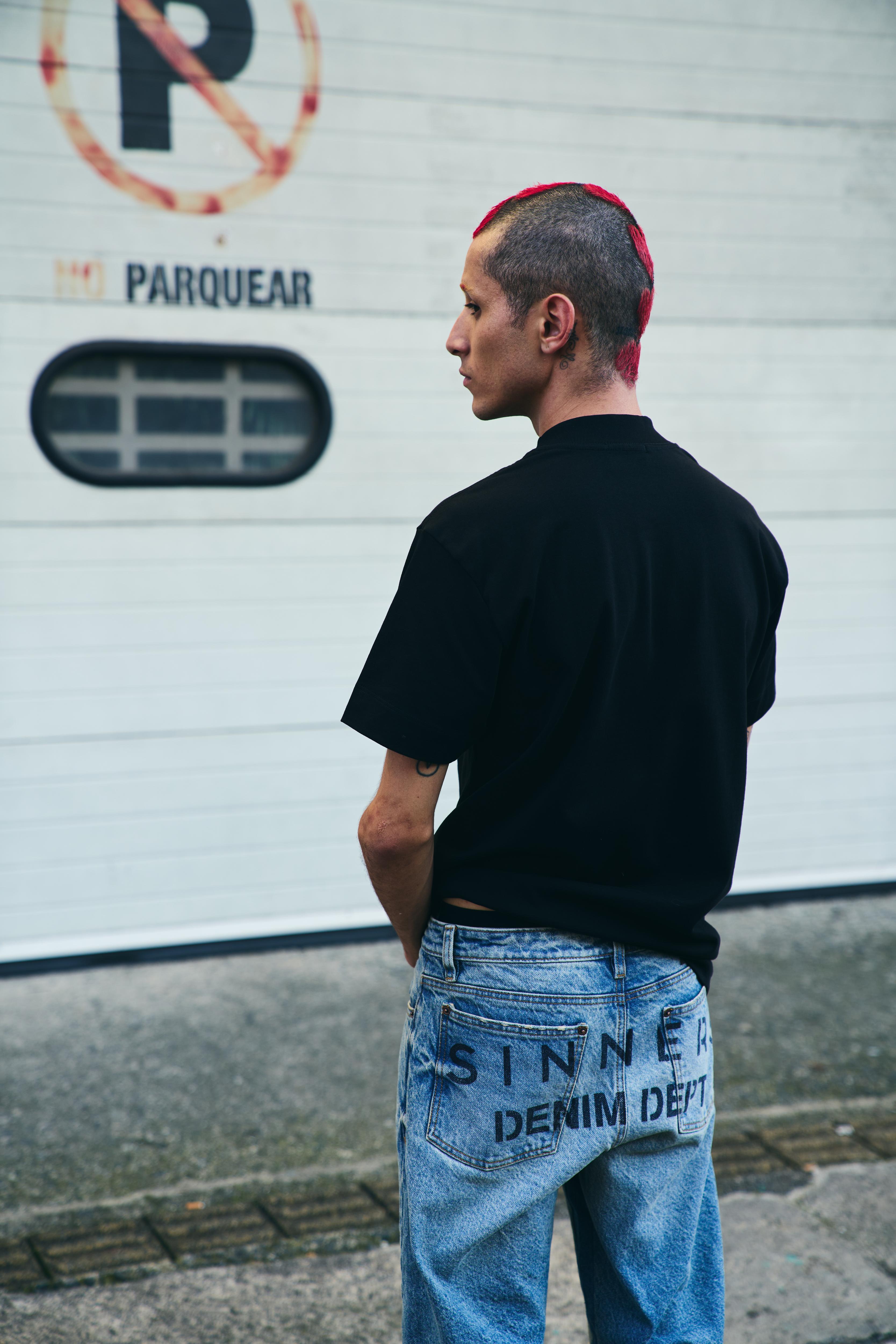 FLARED JEANS