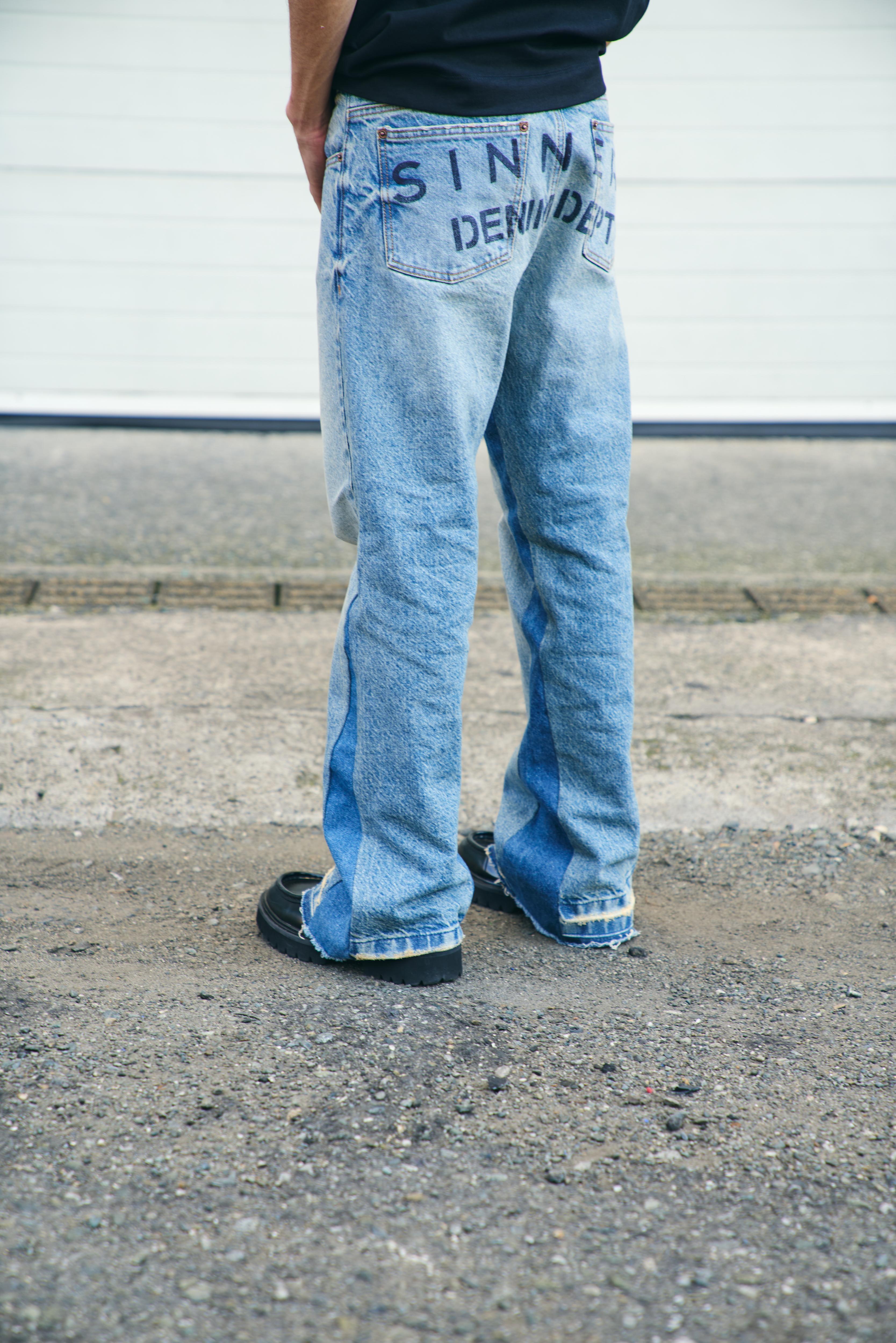 FLARED JEANS