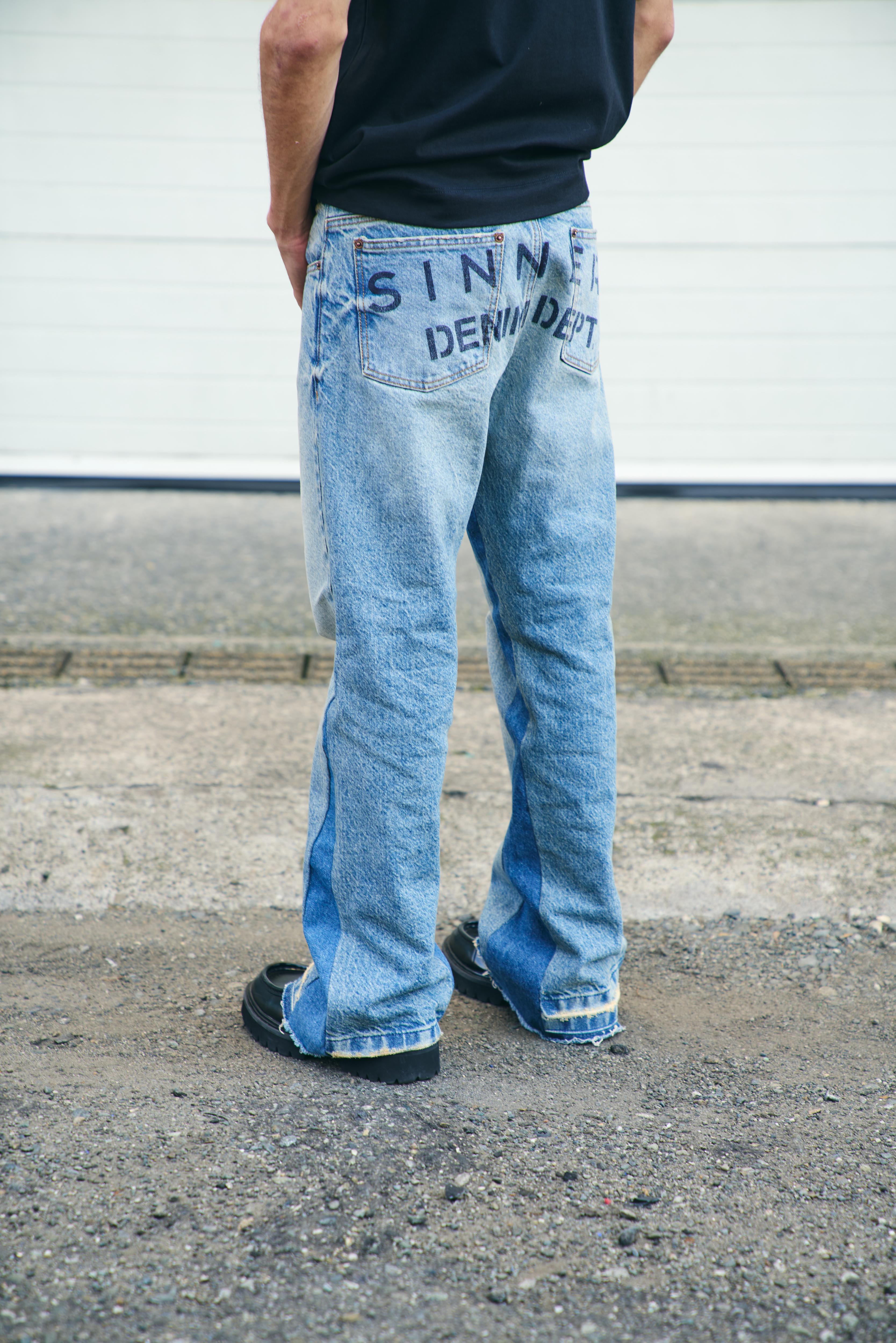 FLARED JEANS