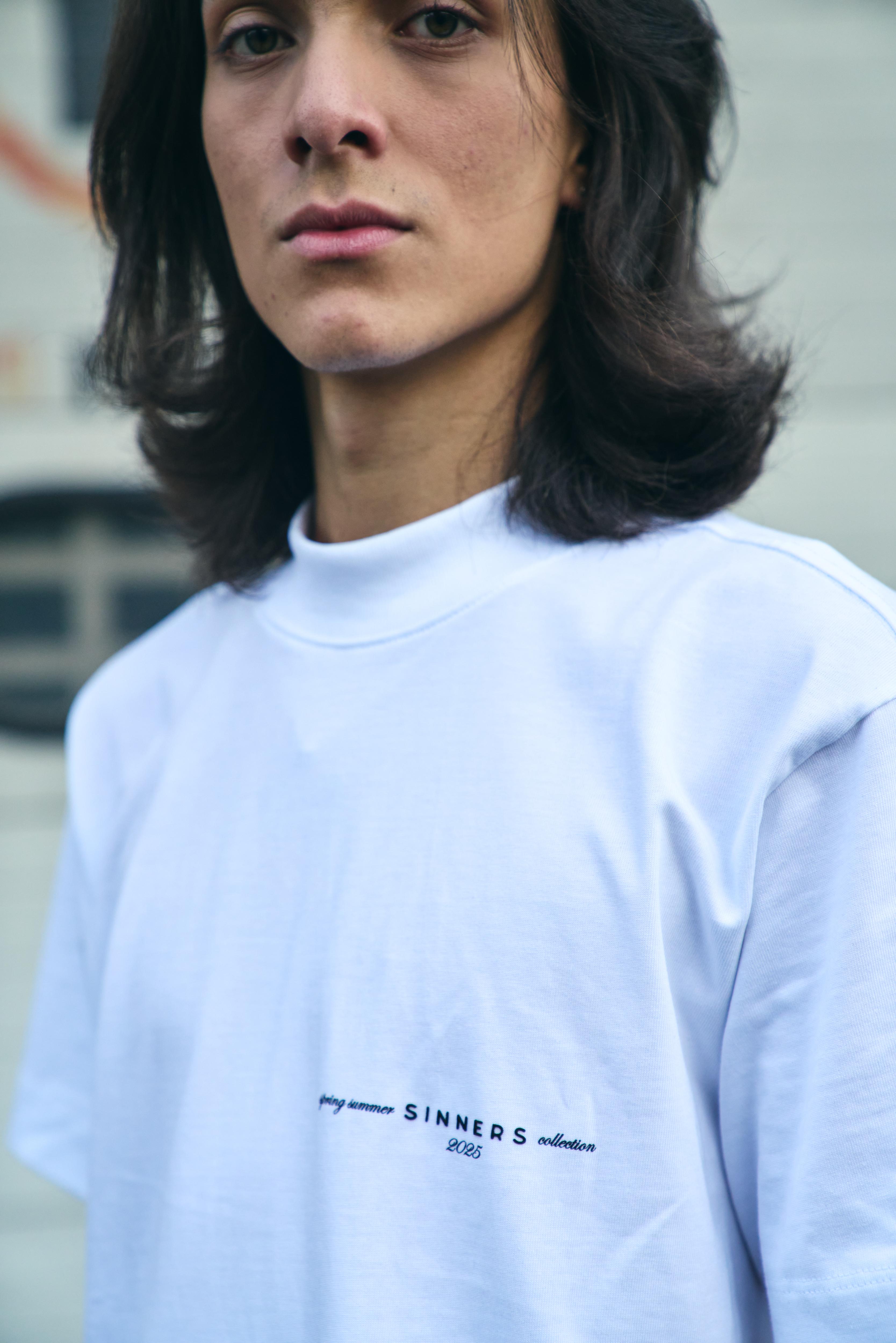 GARMENTS WHITE T-SHIRT