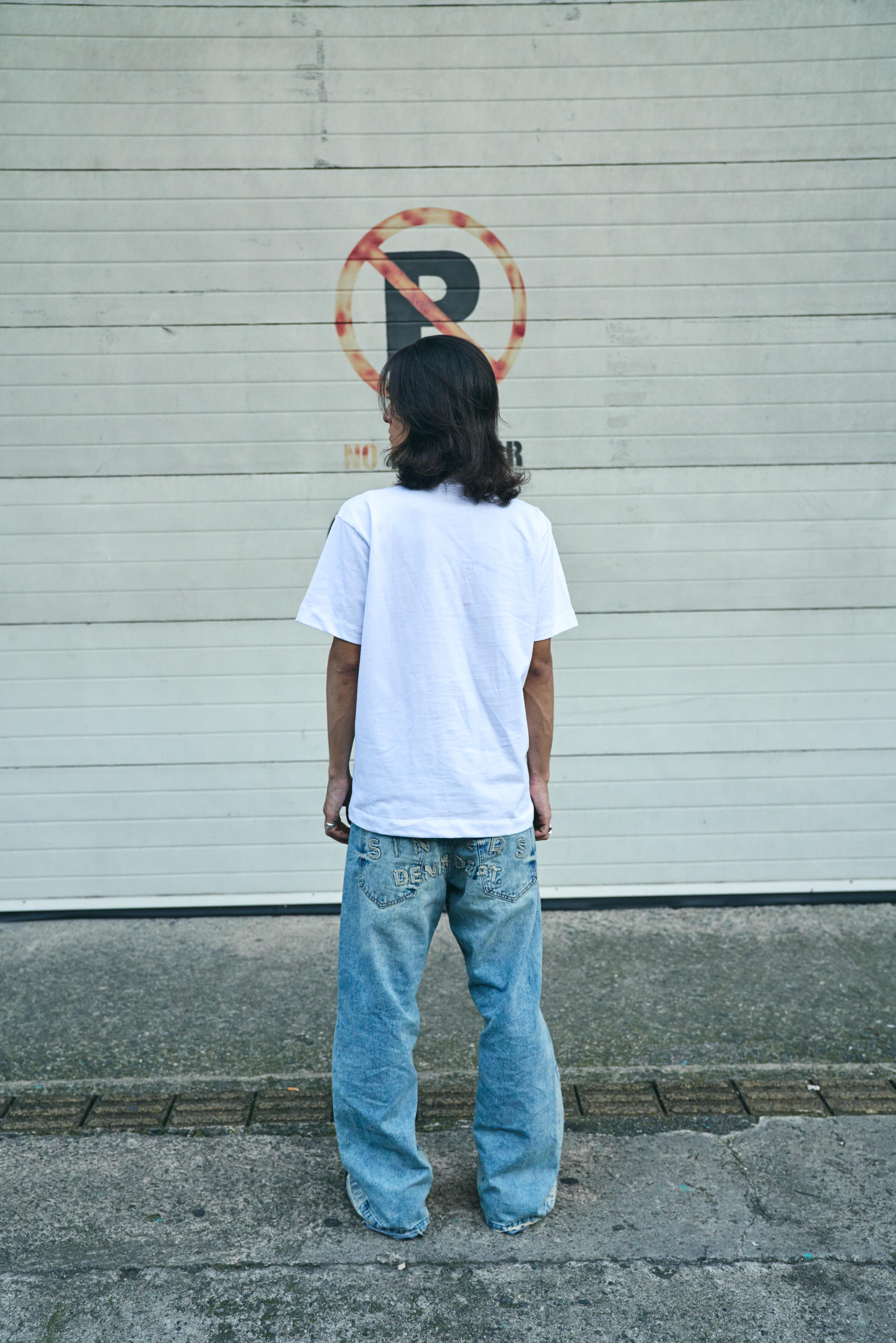 GARMENTS WHITE T-SHIRT
