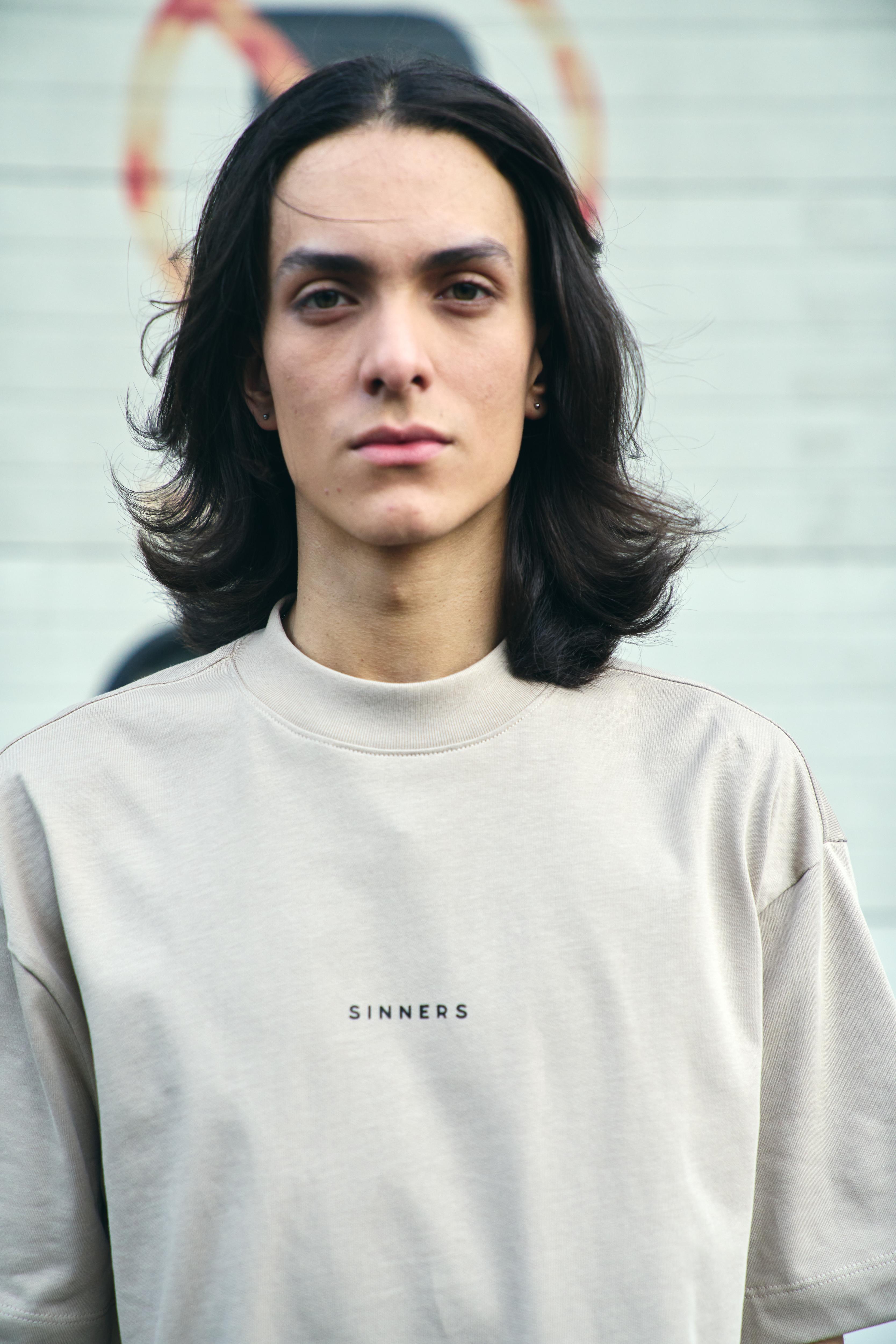 SINNERS LOGO BUTTER T-SHIRT