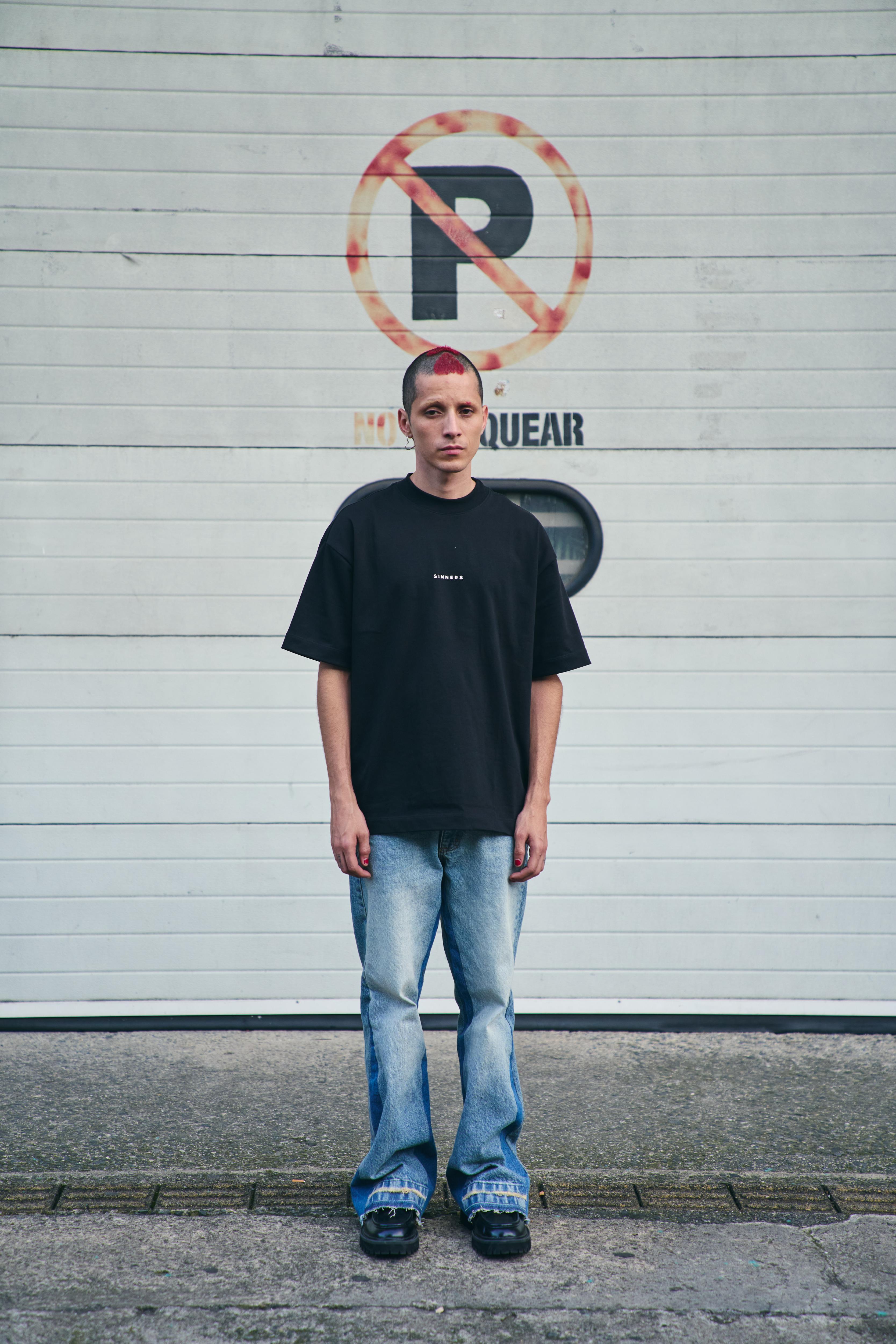 SINNERS LOGO BLACK T-SHIRT