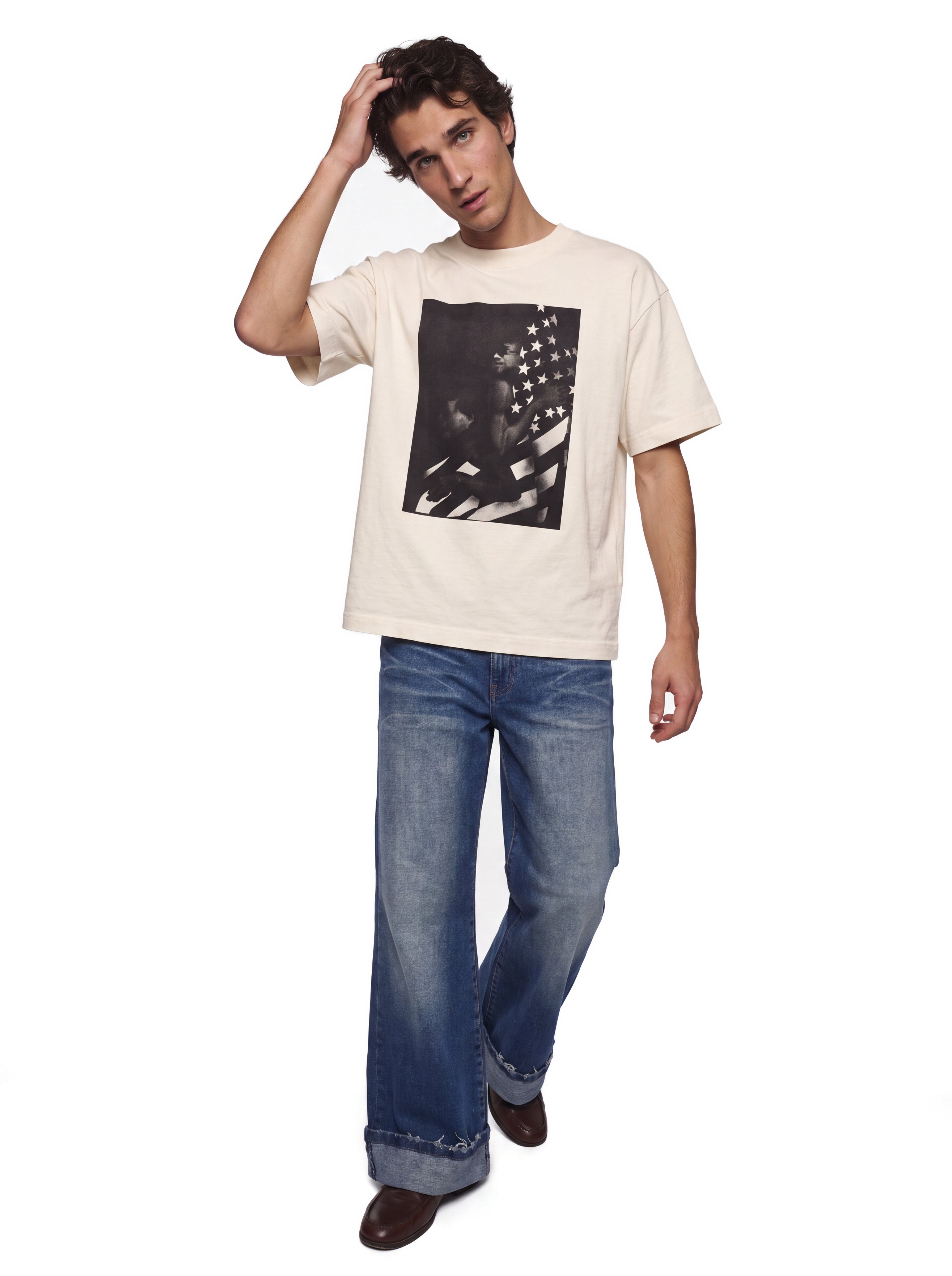 SINNERS I <3 America T-shirt creme — on-model movement