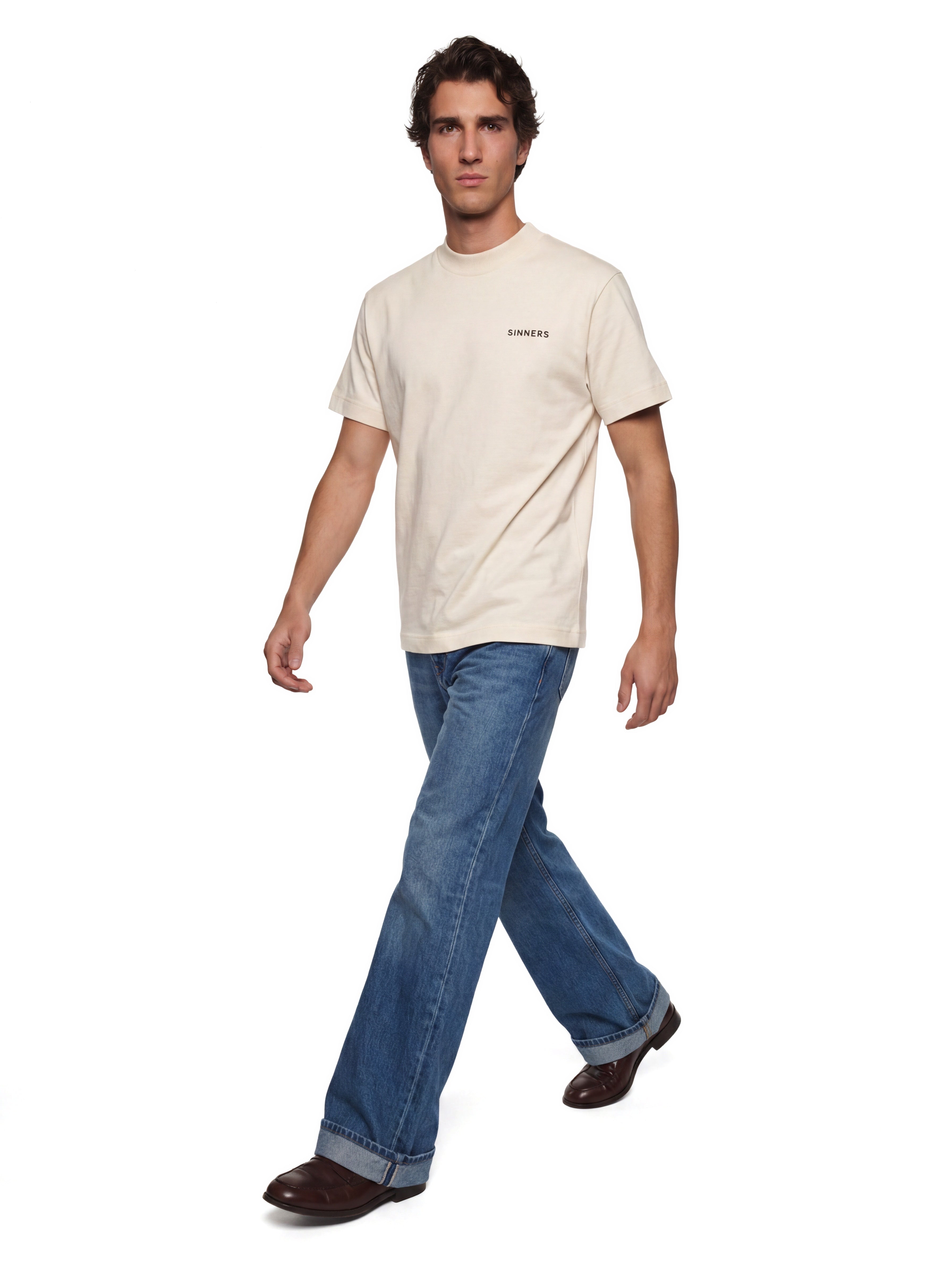 SINNERS Logo Regular T-shirt creme — on-model hero