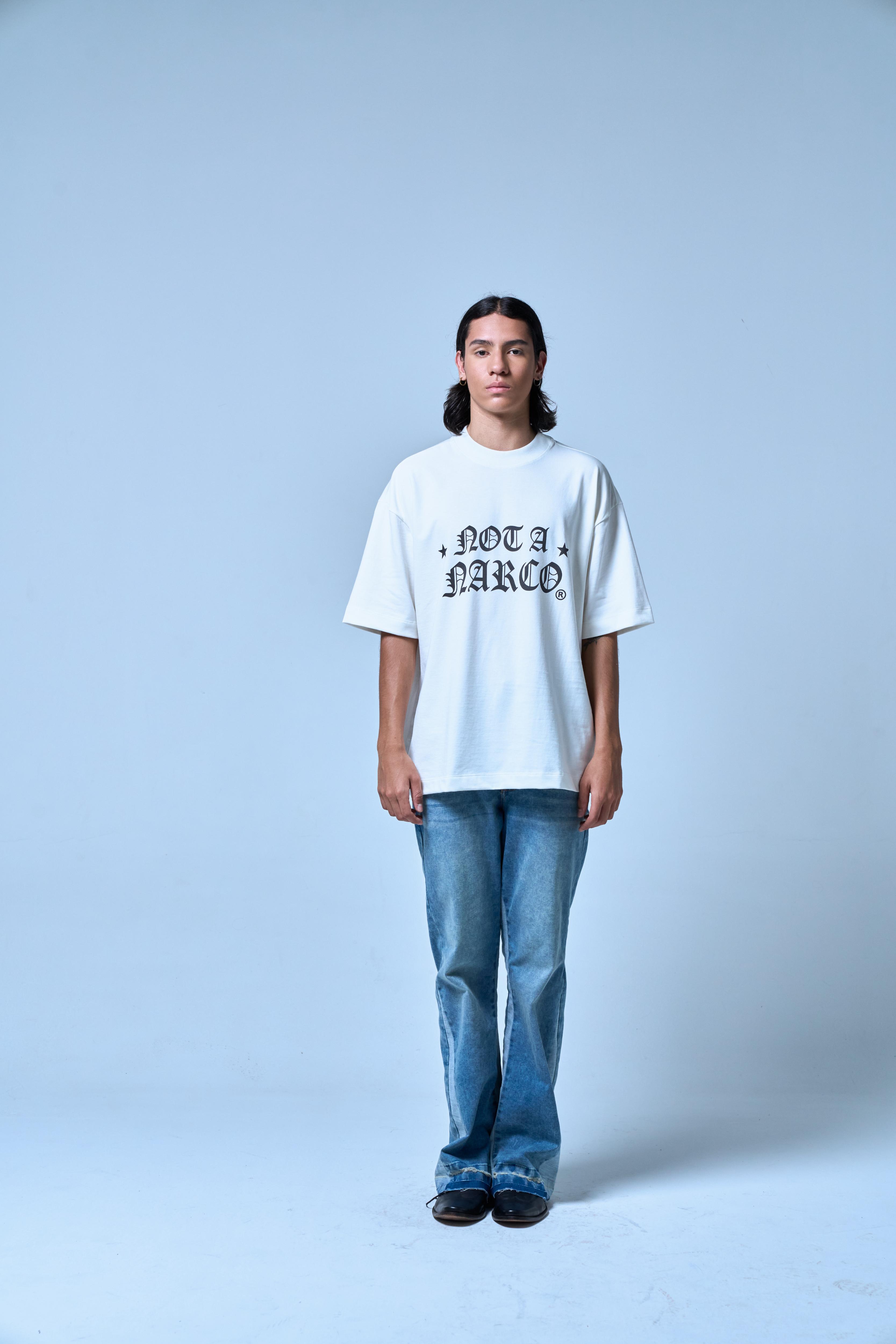 NOT A NARCO STAR CREME T-SHIRT